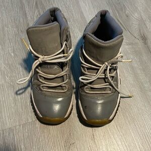 Jordan 11 Retro Cool Grey  size 3 1/2